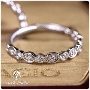 Veraggio platinum wedding band